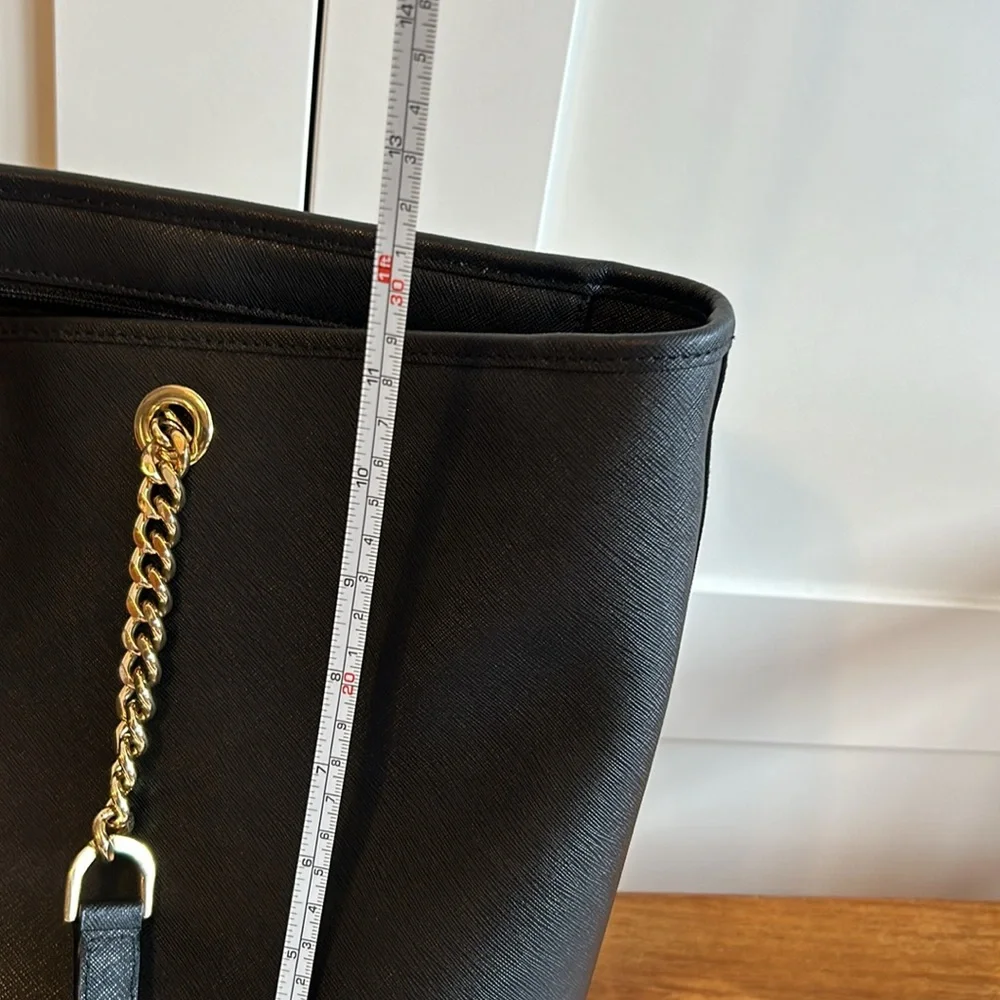 Michael Kors bag - Picture 3 of 10